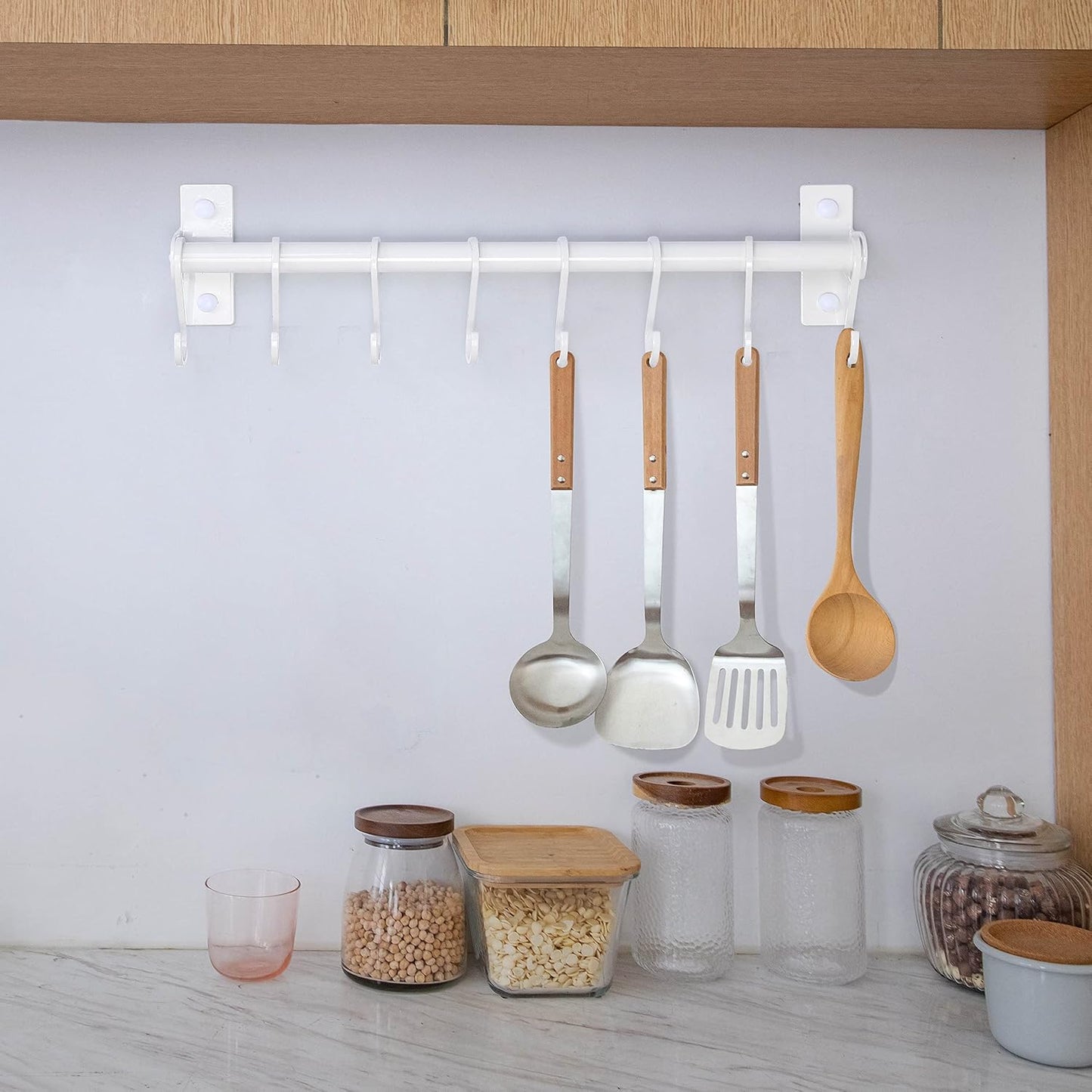 Kitchen Utensil Holder Hanger, Pot and Pan Rack Wall Mounted, Kitchen Rail with 8 Hooks for Hanging Cooking Utensils