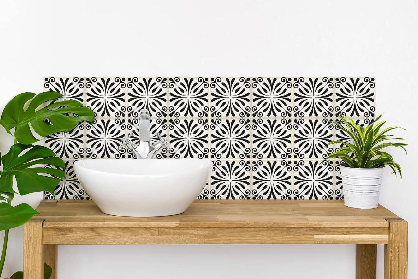 Peel & Stick Decals / 5 x 5 / Victoria / Black