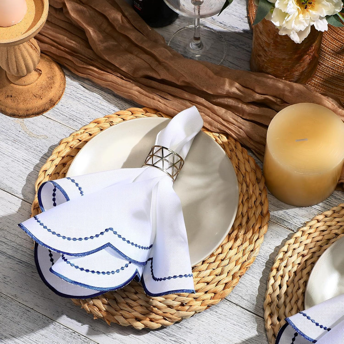 Hahafelt Cloth Napkins 18x18inches Scalloped Embroidery Cloth Napkins Washable Polyester Table Dinner for Hotel