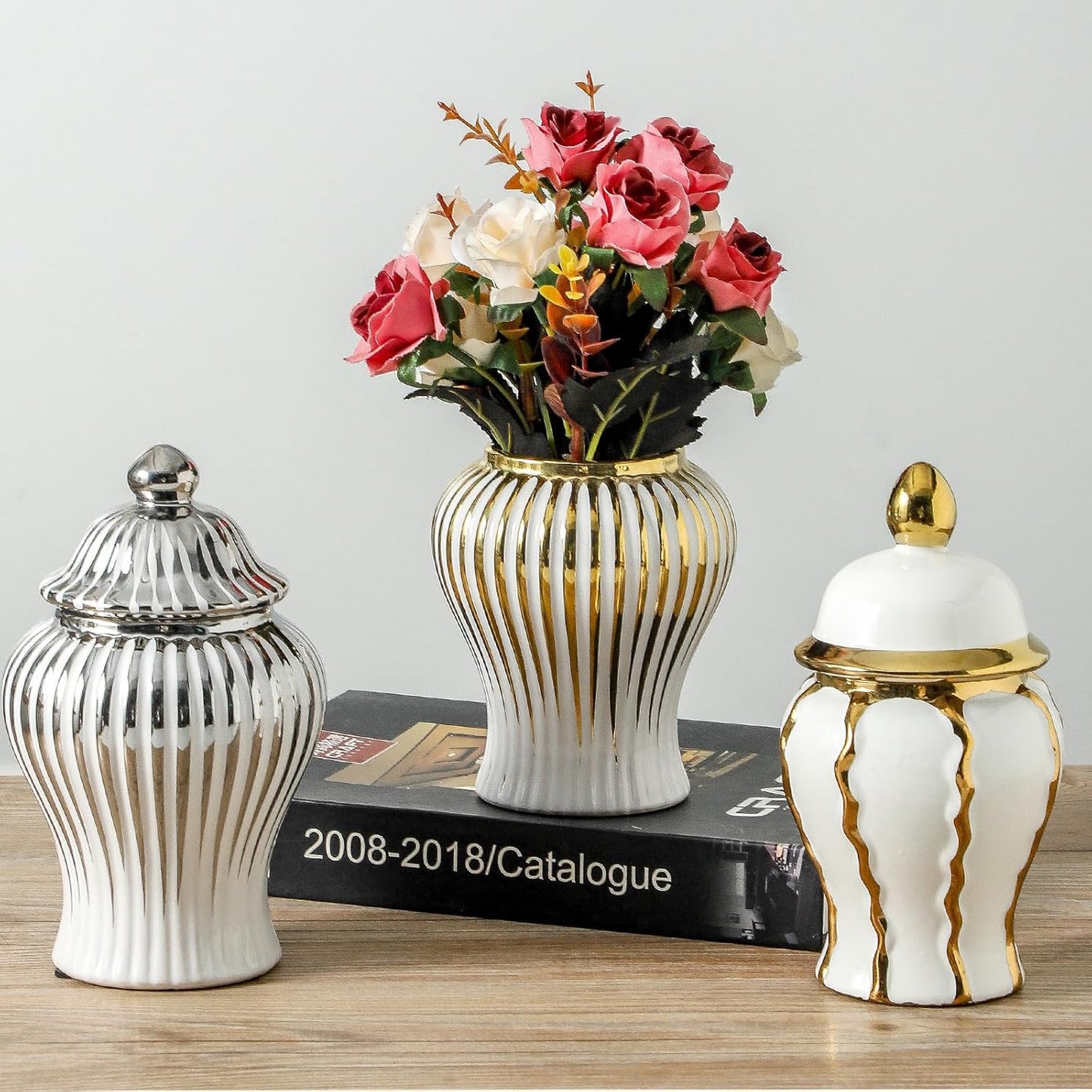 Ceramic Ginger jar / 6.8 Inch / White and Gold