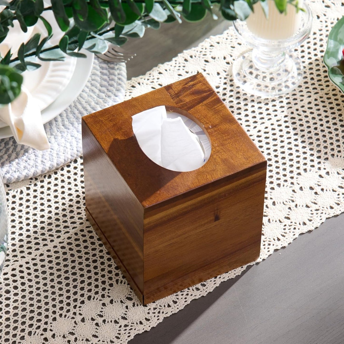 Acacia Wood Tissue Holder / Natural Acacia