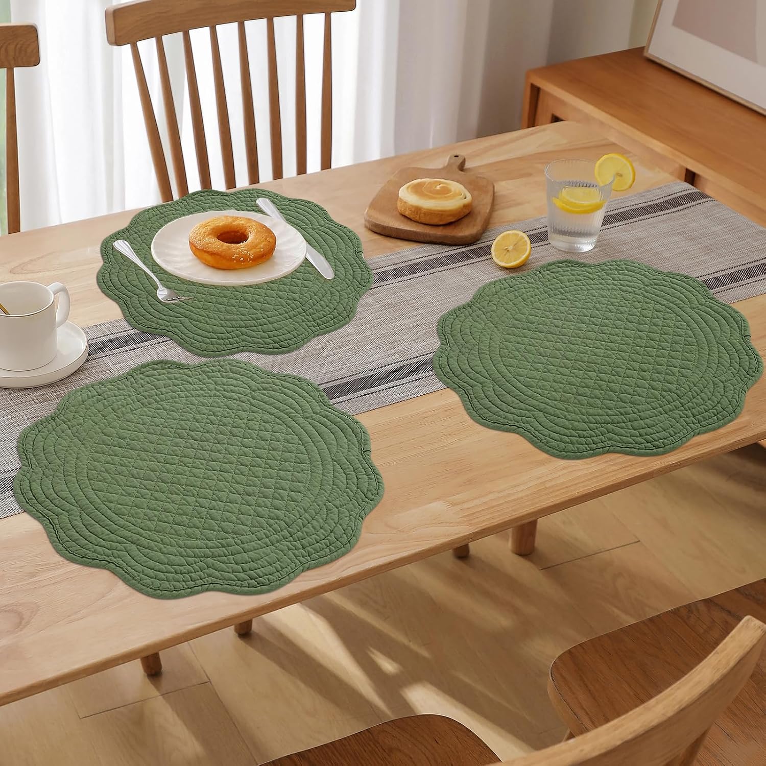 HOMBYS Quilted Placemats Set of 6 Washable Round Placemats for Kitchen Table-100% Cotton Fabric 14 Inch Round Table