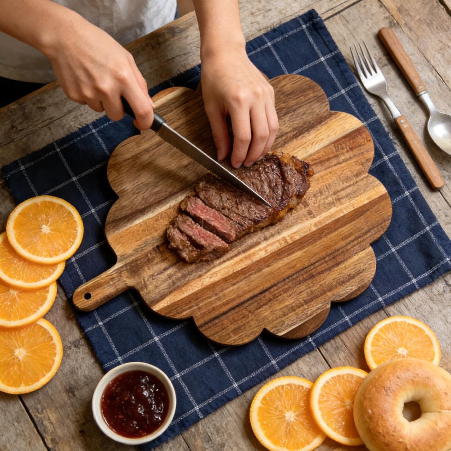 Acacia Wood Scalloped Cutting Boards Set / with Handle / Set of 2