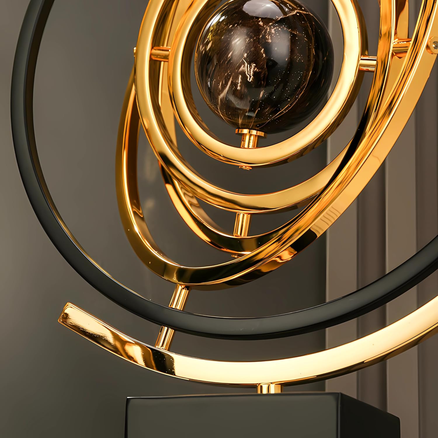 Black & Tabletop Statue / GLOBE / Large / Gold