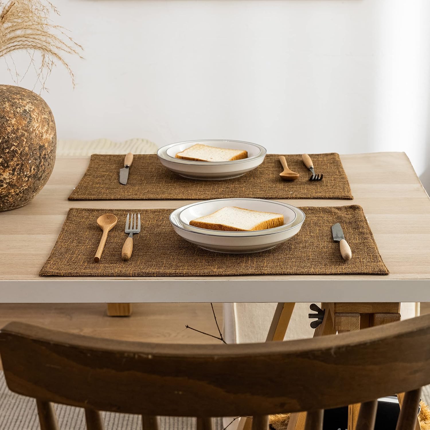 Kevin Textile Burlap Linen Placemats Set of 6 Heat Resistant Dining Table Place Mats Washable Kitchen Table Mats for