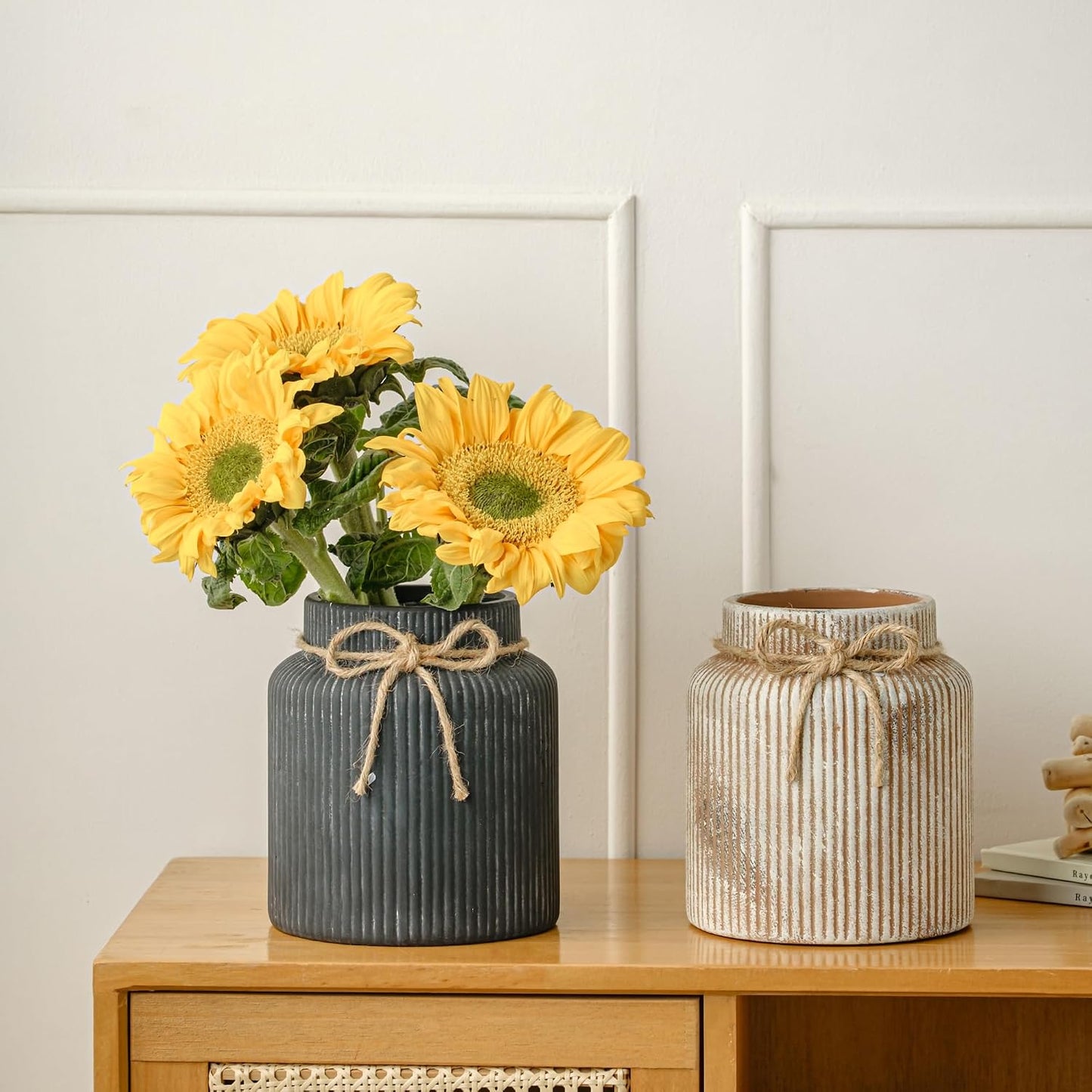 Rustic Ceramic Vase Farmhouse Flower Vase Decorative Ribbed Vases / Rusty / 7.2 Inch