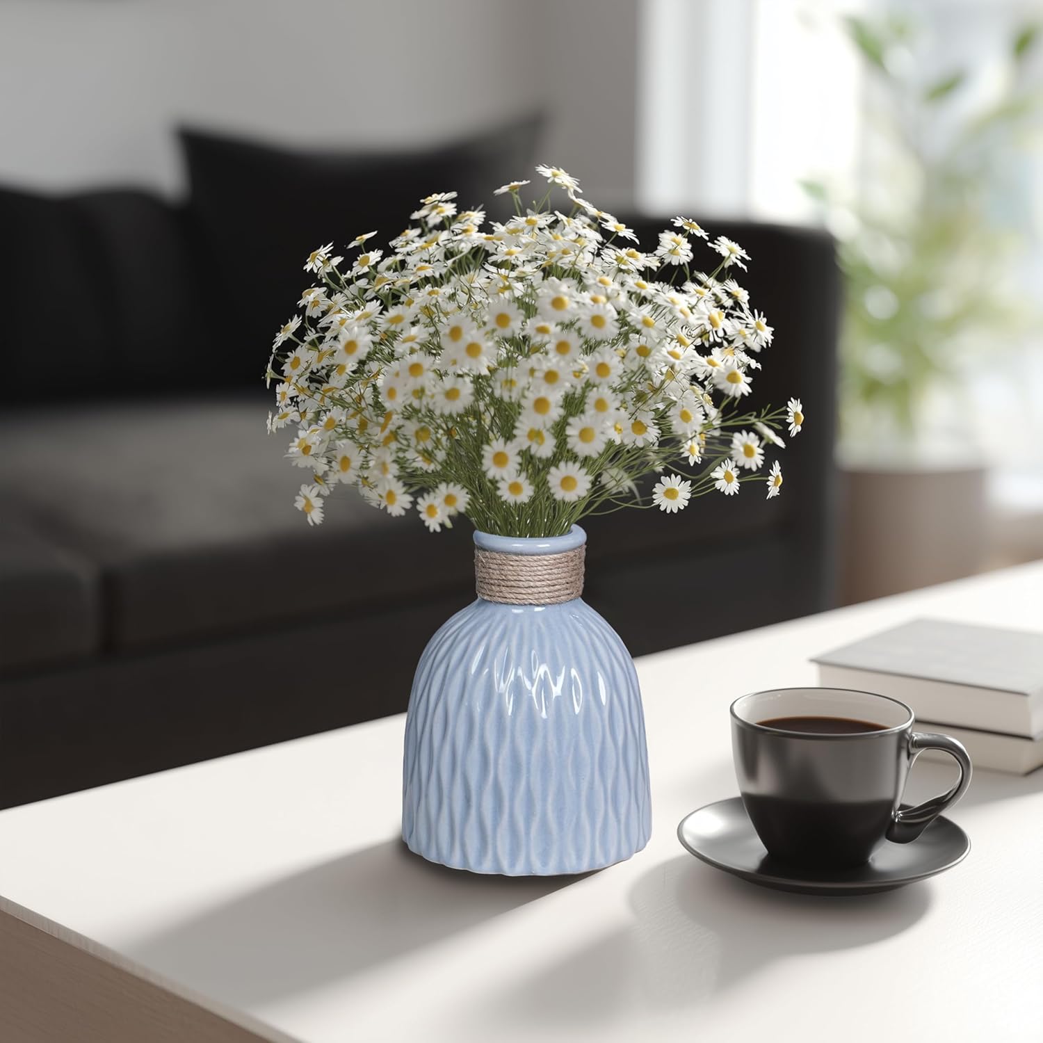 Small Modern Vase / Blue / 6 Inch