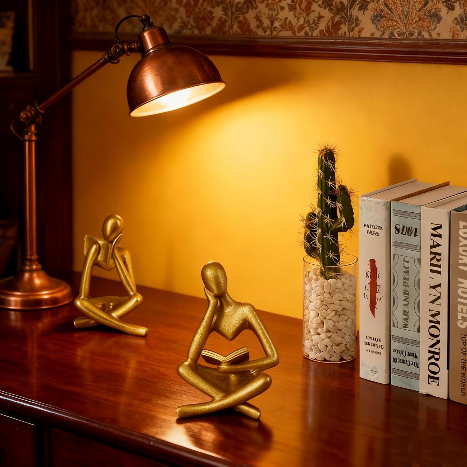 Reading Women Statues / Left+right / Gold / Set of 2