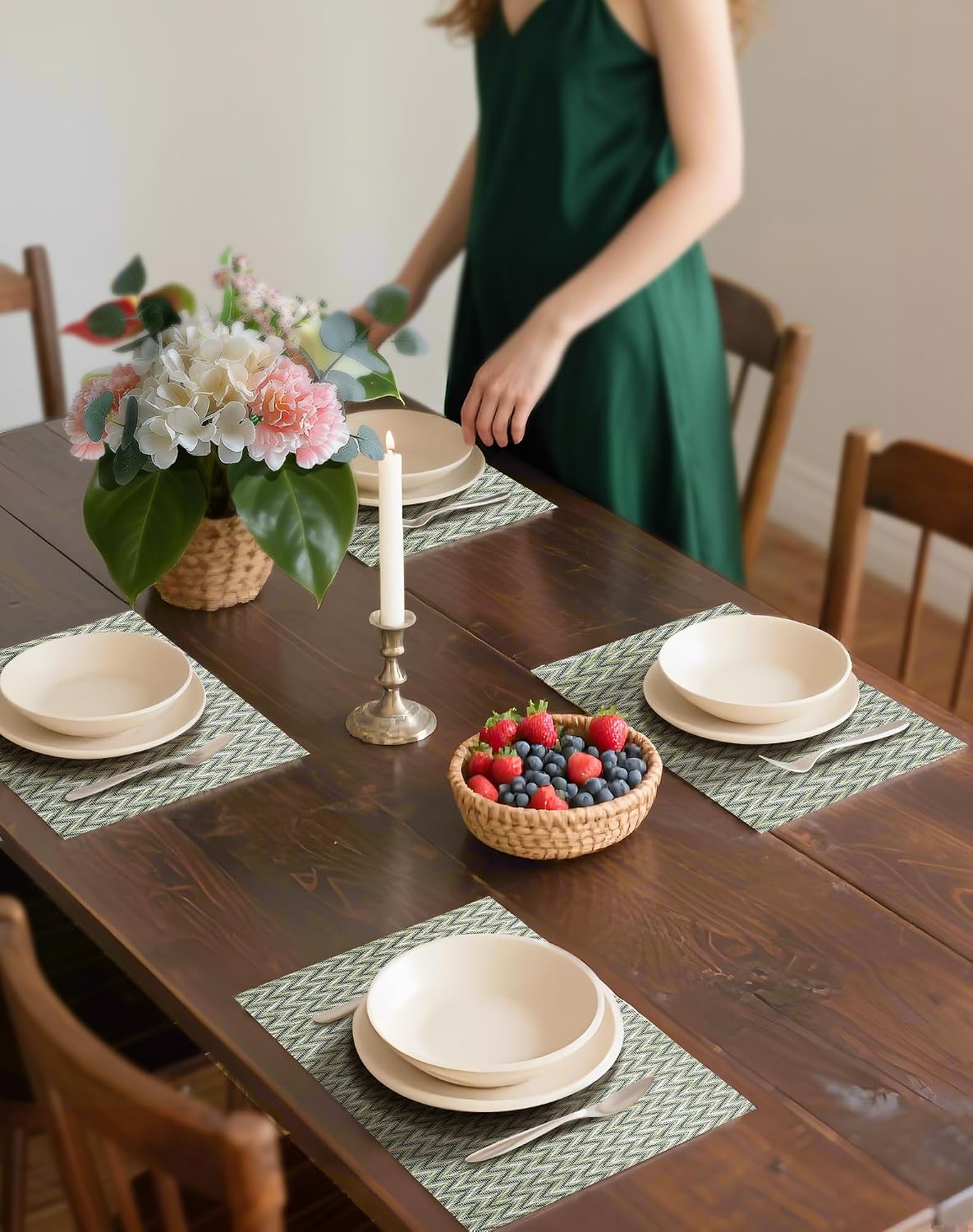 Leetaltree Woven Vinyl Placemats Set of 8,Green Zigzag | High Density，Stain Resistant, Easy to Clean, Washable Table