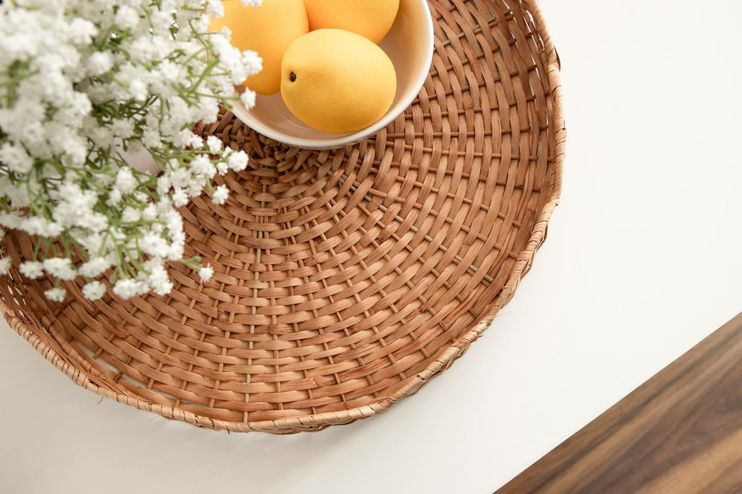 Wavley Modern Round Scalloped Woven Rattan Tray / Natural / 18 Inch