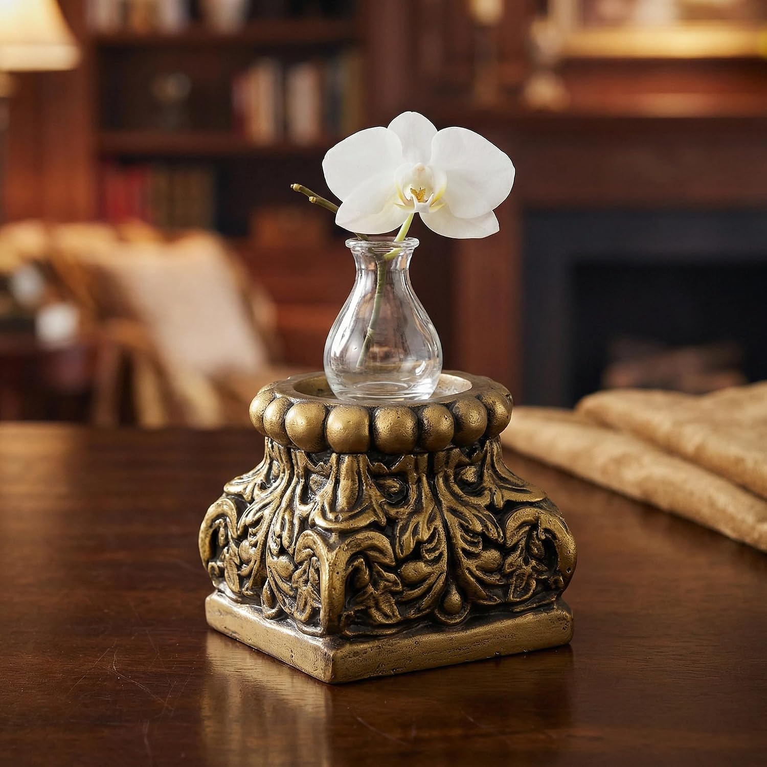 Vintage Pedestal Stand / Gold