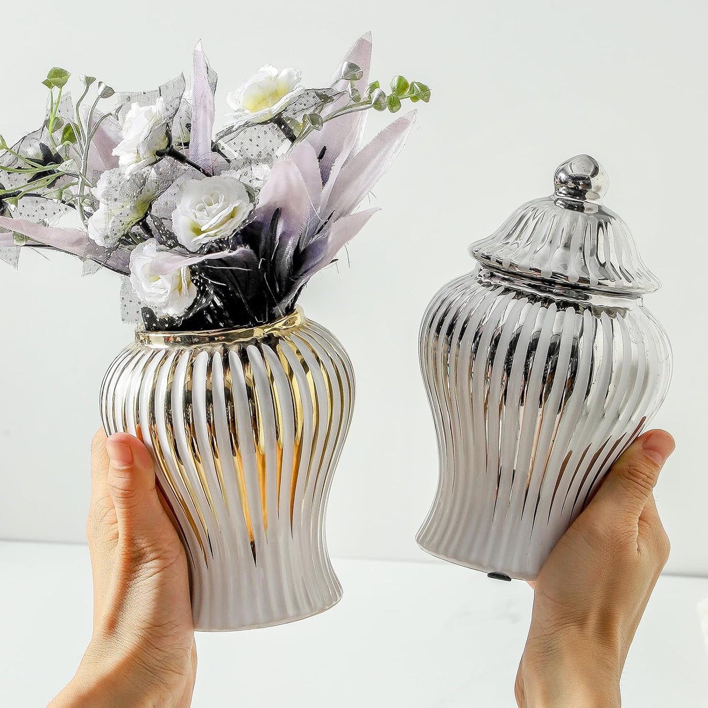 Ceramic Ginger jar / 6.8 Inch / White and Gold
