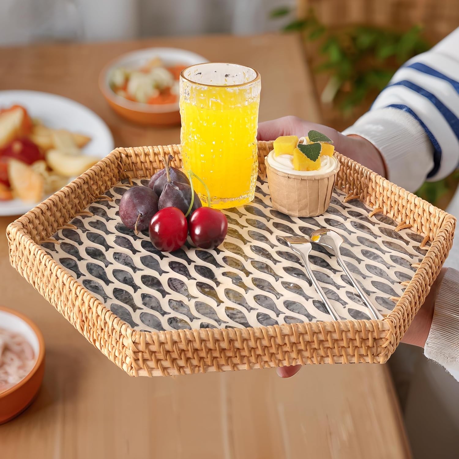 Hexagon Rattan Tray / Little Blackfish