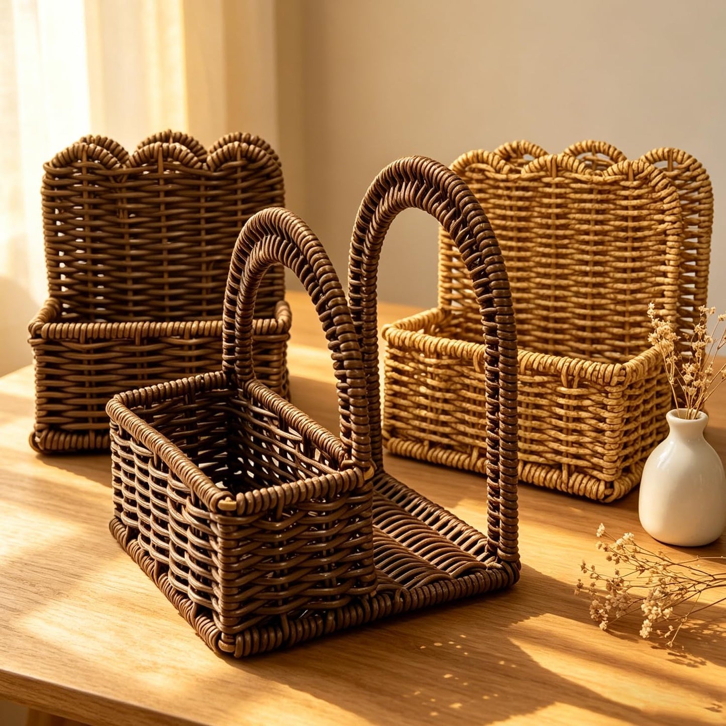 Plastic Rattan Scalloped Perimeter Napkin Holder / Brown
