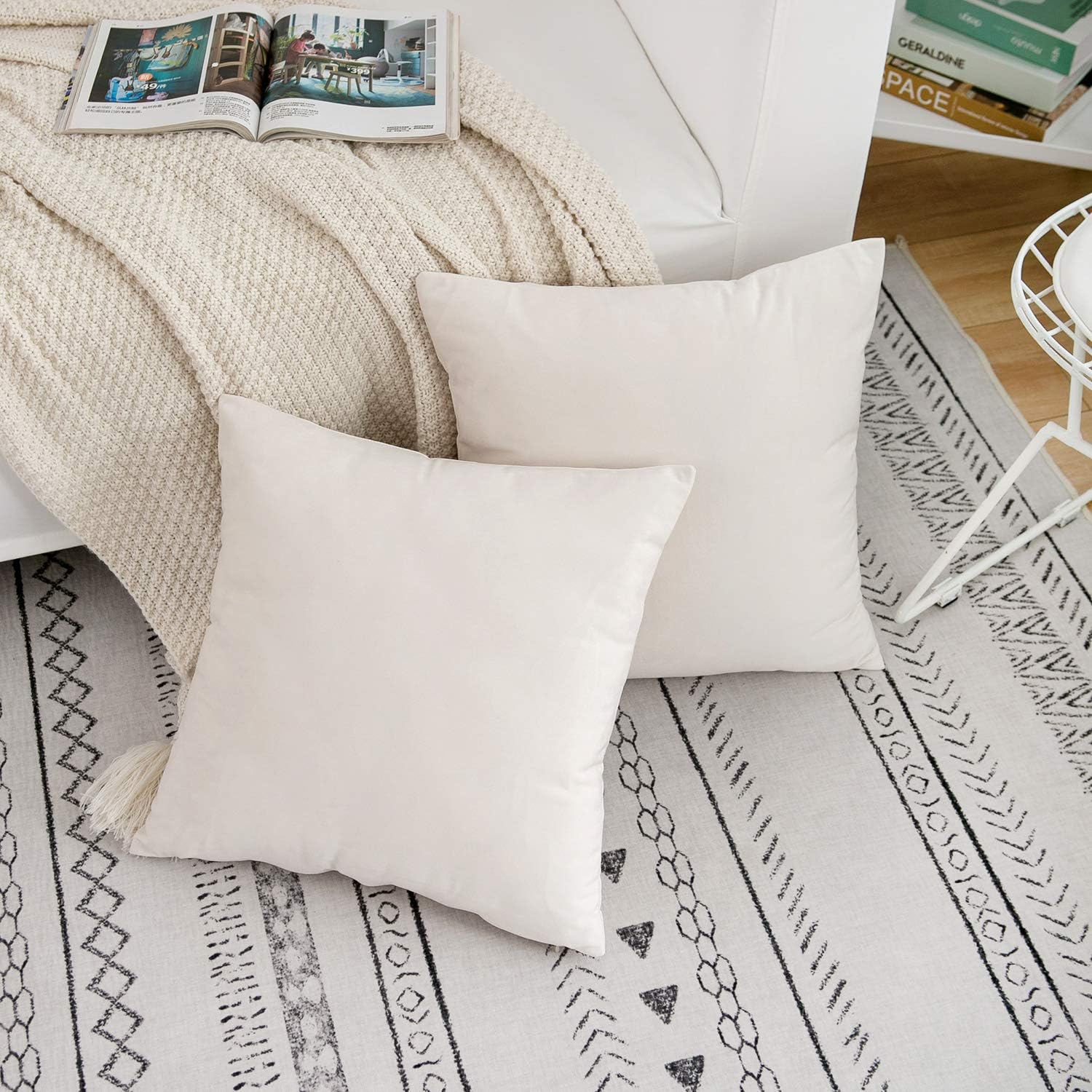 Velvet Decorative Throw Pillow Covers Cushion Cover Pillow Case / Cream / 18 x 18 / Set of 2