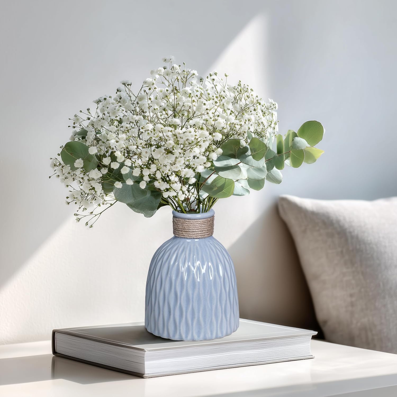 Small Modern Vase / Blue / 6 Inch