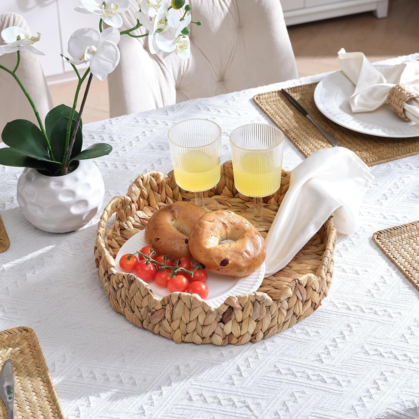 Decorative Water Hyacinth Scalloped Basket Tray / 11.8 / 12 Inch