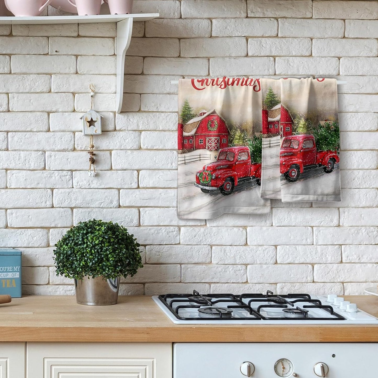 Giwawa Red Truck Hand Towels Christmas Holiday Soft Dish Towels Absorbent Quick Dry Face Fingertip Towels for Kitchen