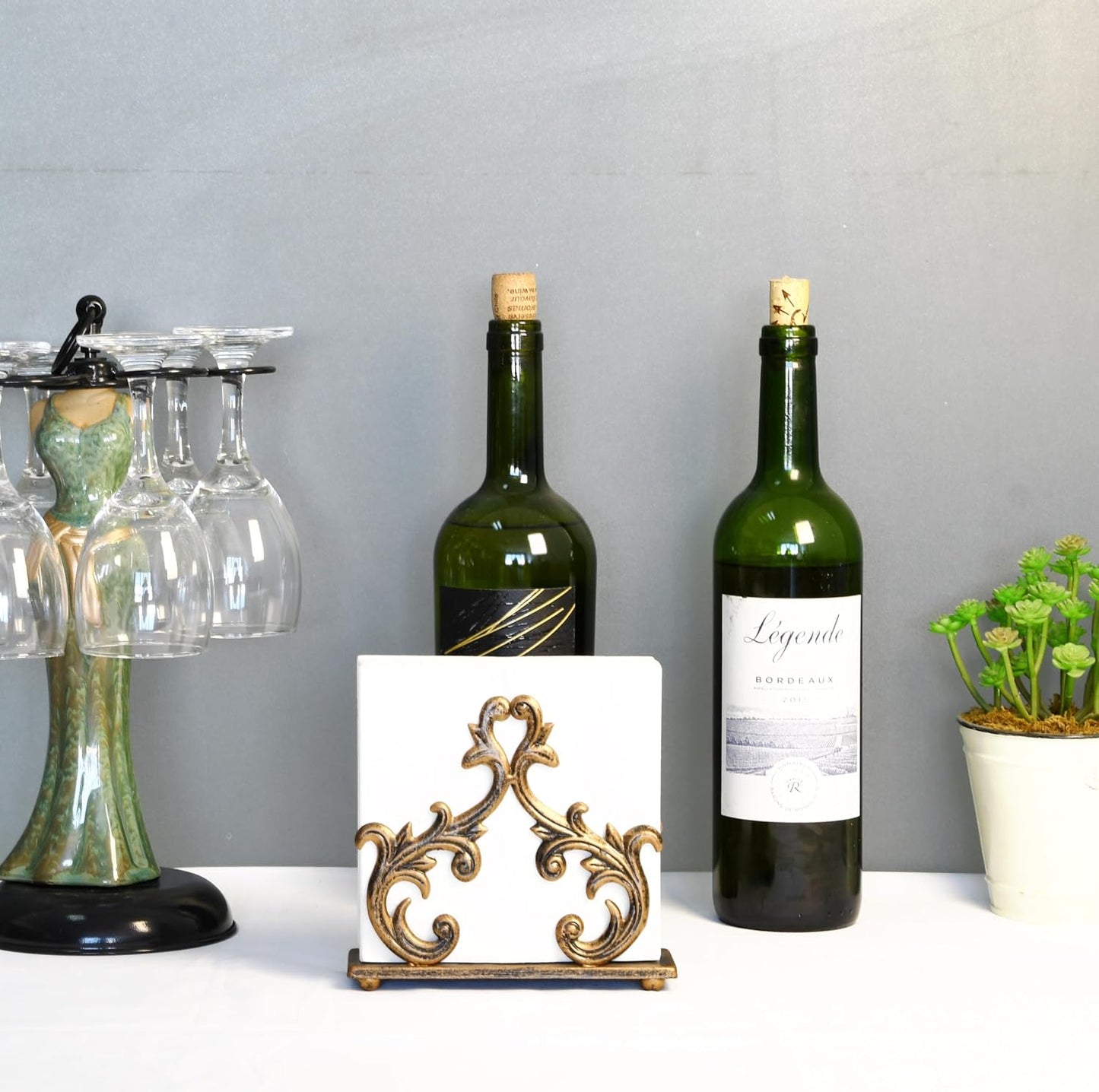 Decorative Metal Tissue Rack for Tabletop / Bronze / One Size / 6 x 2 x 5.3