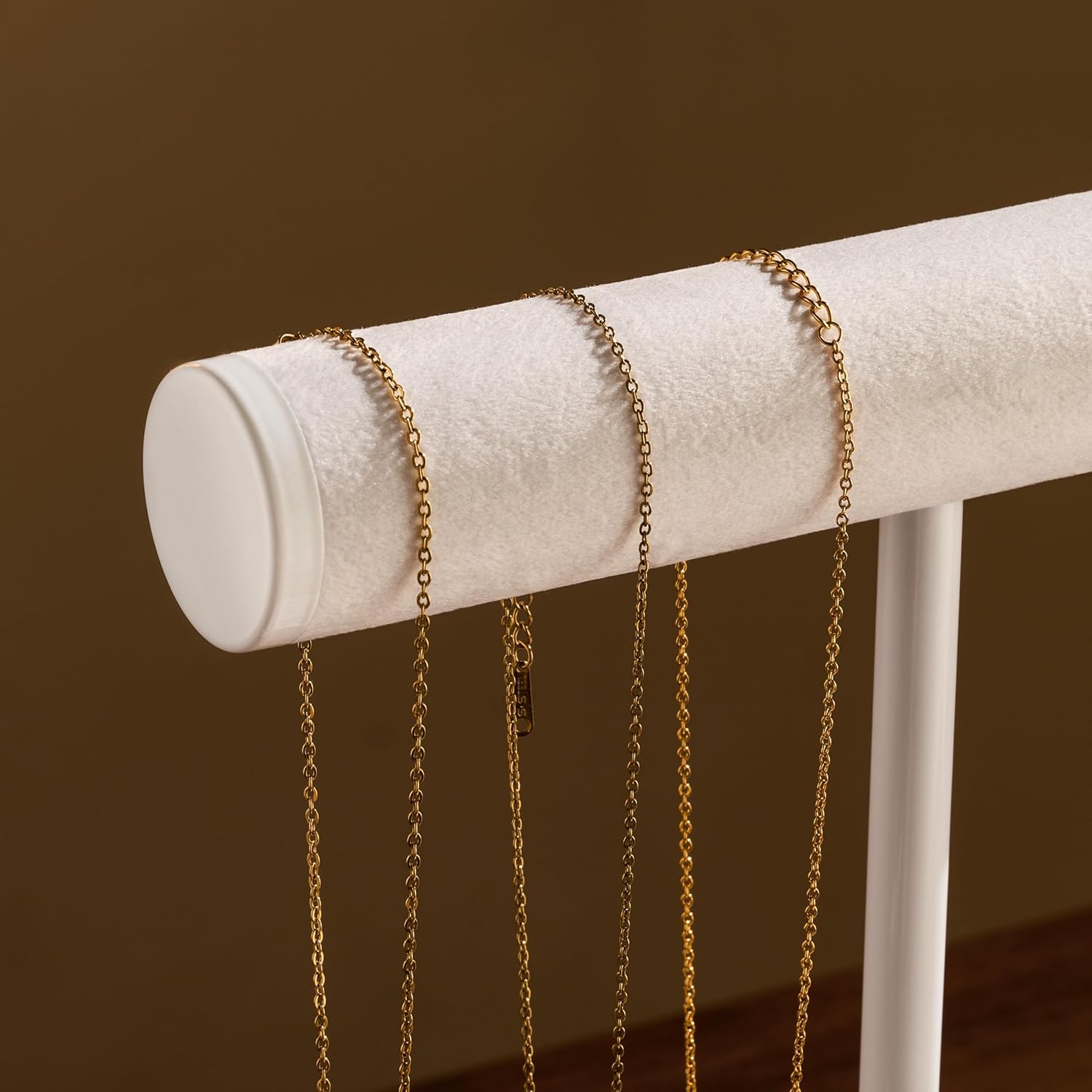 Detachable T Bar Velvet Bracelet Holder / Pure White / Standard