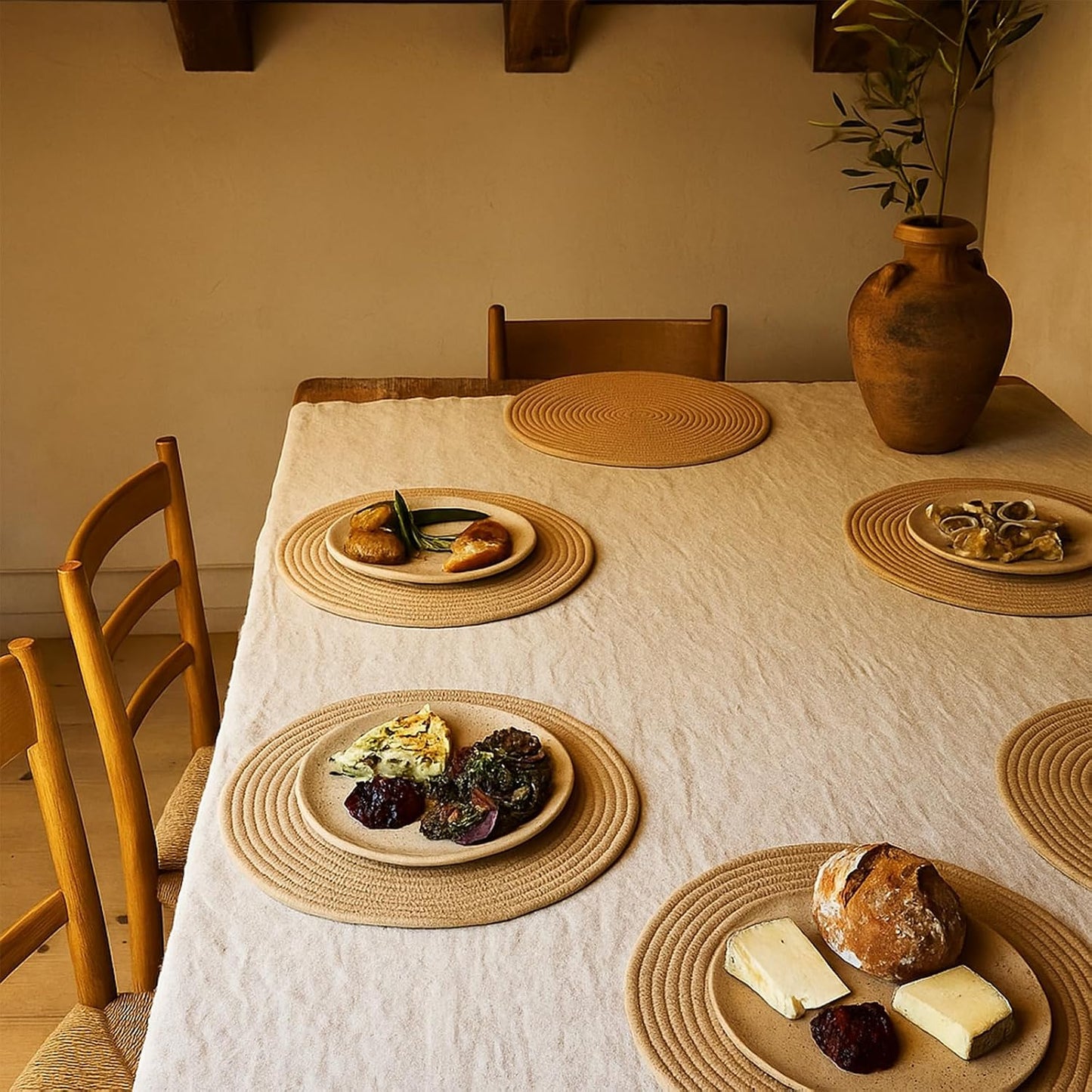 Round Woven Placemats Set of 8 Heat Resistant Placemats 13.5 Inches Farmhouse Cotton Rope Place Mats for Dining Tables