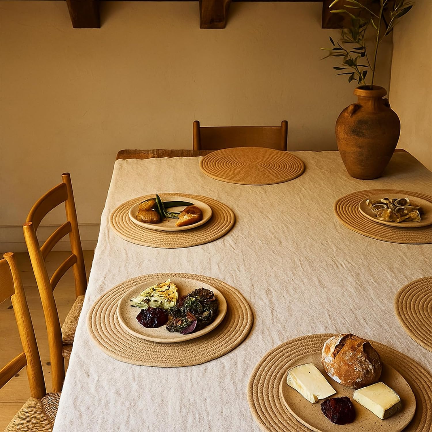 Round Woven Placemats Set of 8 Heat Resistant Placemats 13.5 Inches Farmhouse Cotton Rope Place Mats for Dining Tables