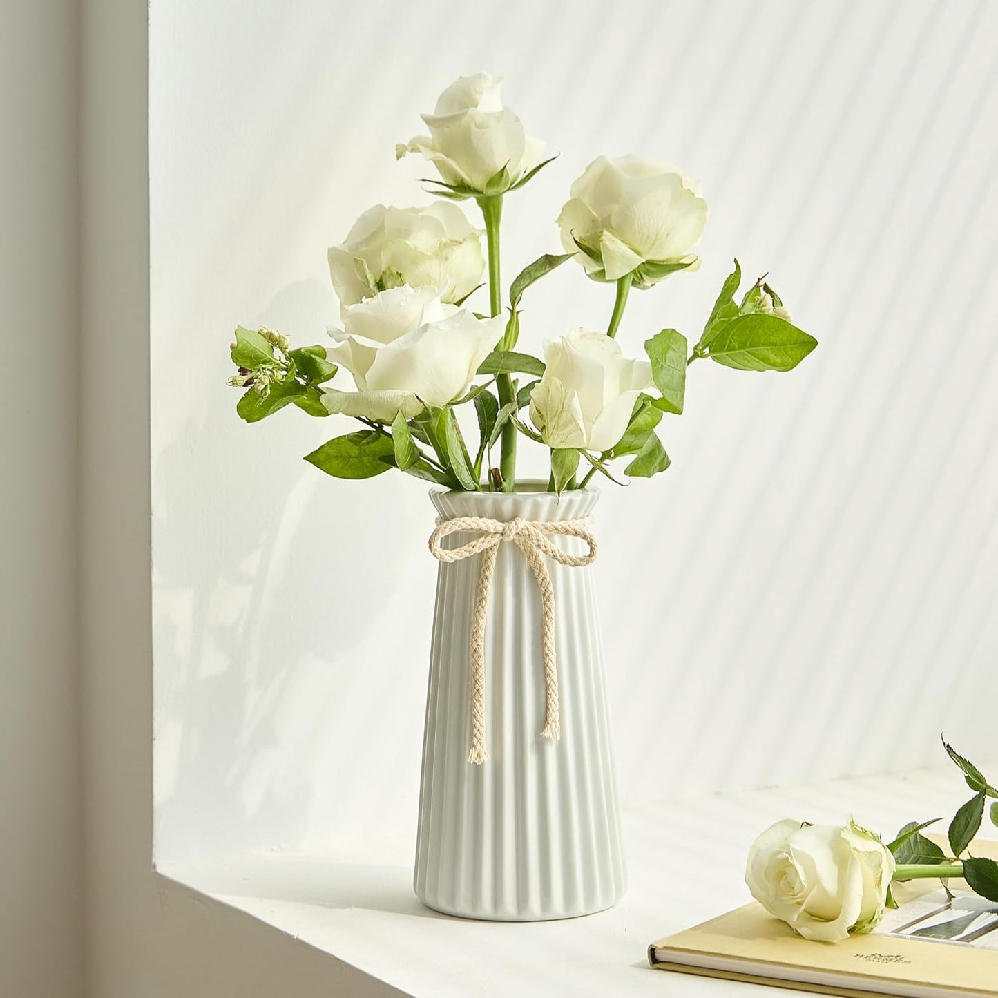 Ceramic Flower Vase / Vase-02 / White