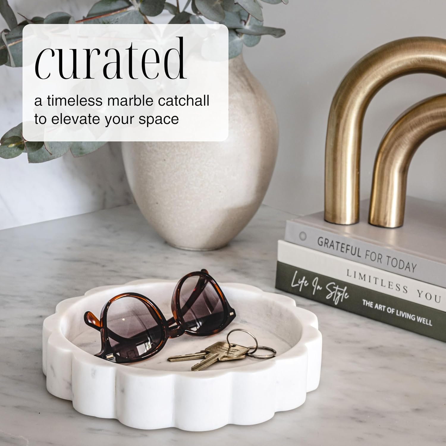 Scalloped Marble Tray / White