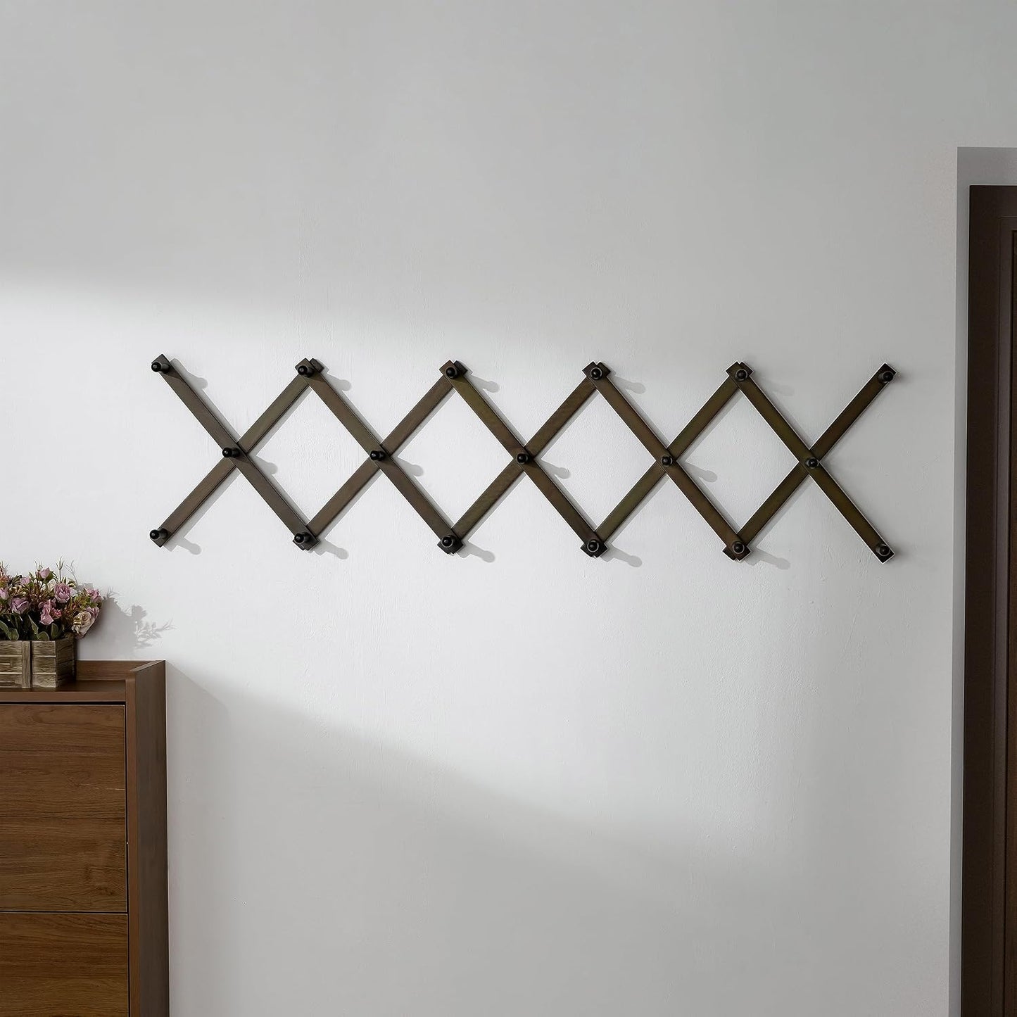 Accordion Wall Hanger: 16'' High Wooden Wall Expandable Coat Rack,Hat Rack Holder,Accordion Hook for Baseball