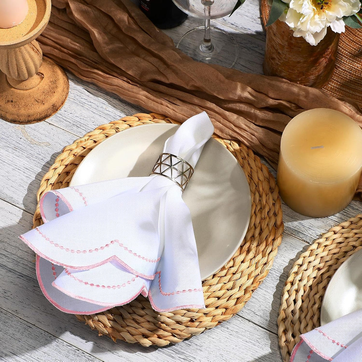Hahafelt Cloth Napkins 18x18inches Scalloped Embroidery Cloth Napkins Washable Polyester Table Dinner for Hotel