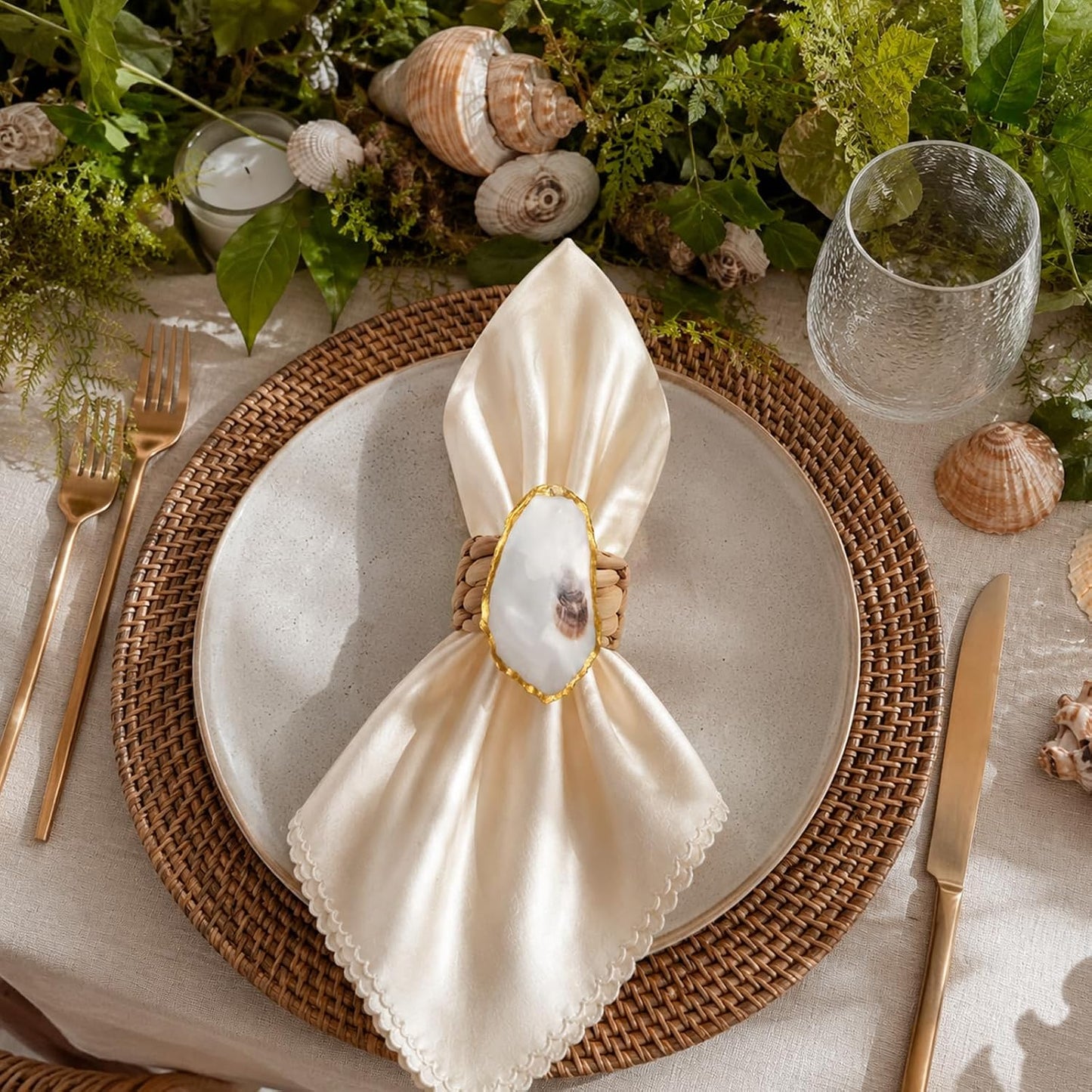 Rattan Napkins Holder / Oyster Shells / Set of 6