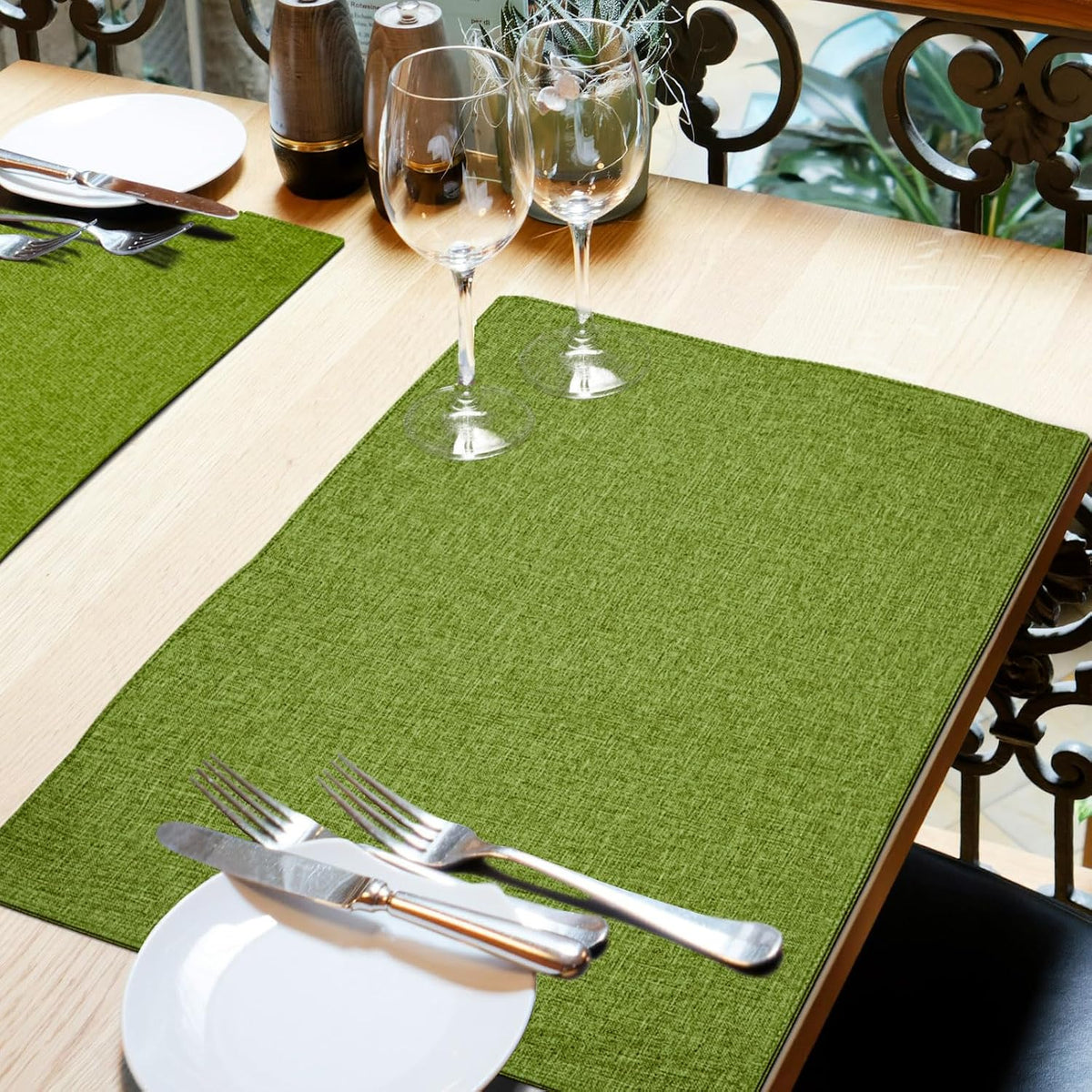 Cloth Placemats Set of 6, Cotton Linen Blend Place Mats, Grass Green | Machine Washable, Double Layered, Heat