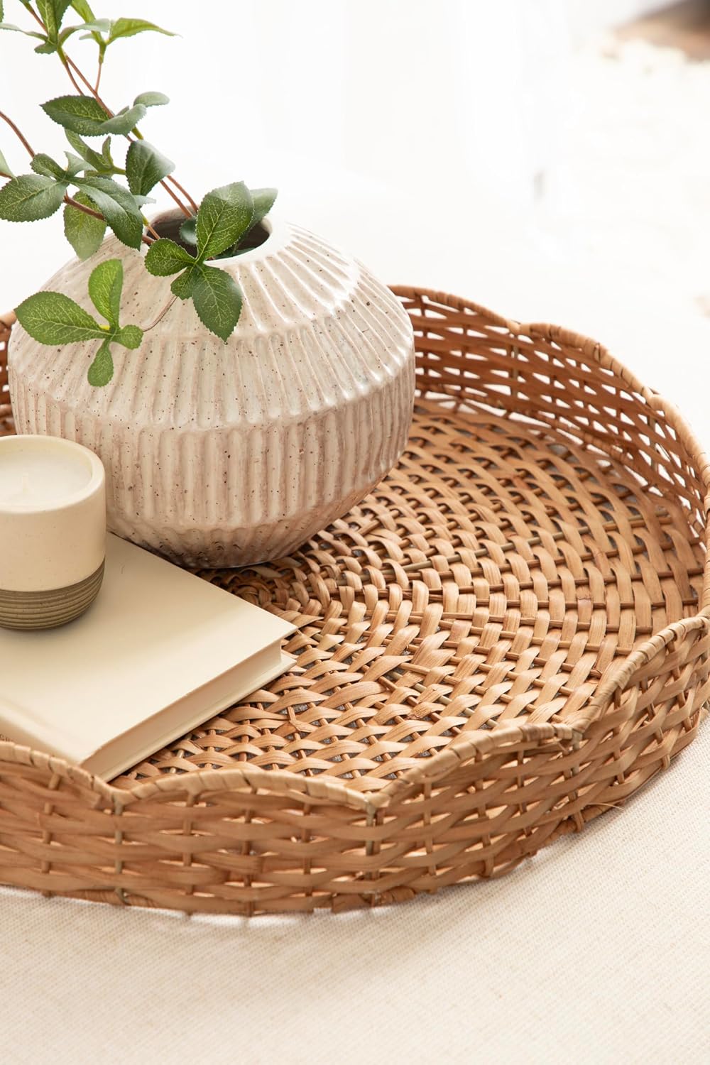 Wavley Modern Round Scalloped Woven Rattan Tray / Natural / 18 Inch
