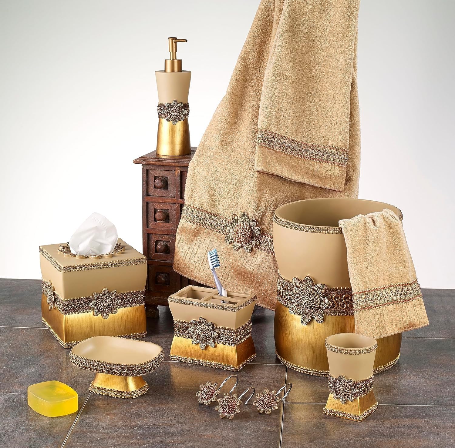 Elegant Bathroom Decor / Multicolor / Tissue Box Cover