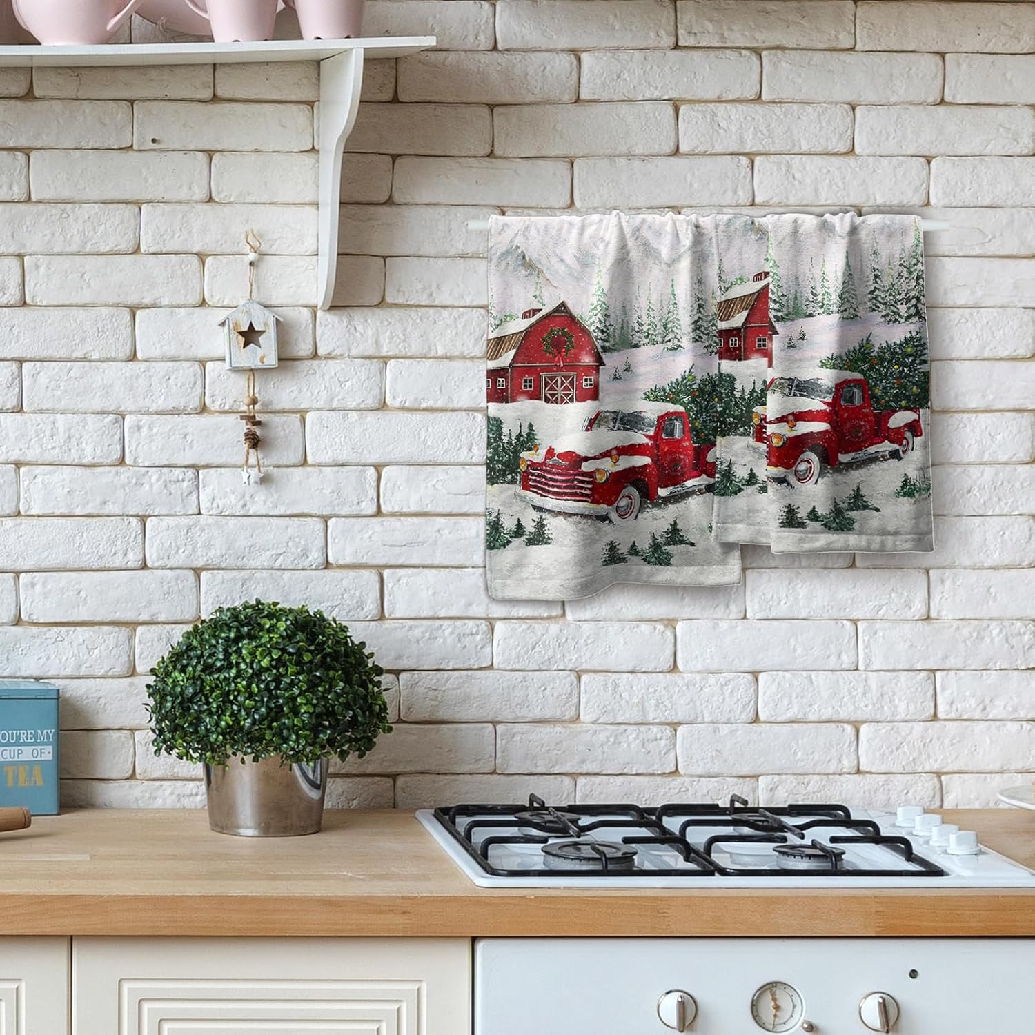 Giwawa Merry Christmas Hand Towels Set of 2 Red Truck Face Guest Towel Xmas Holiday Decorative Soft Fingertip Towel for