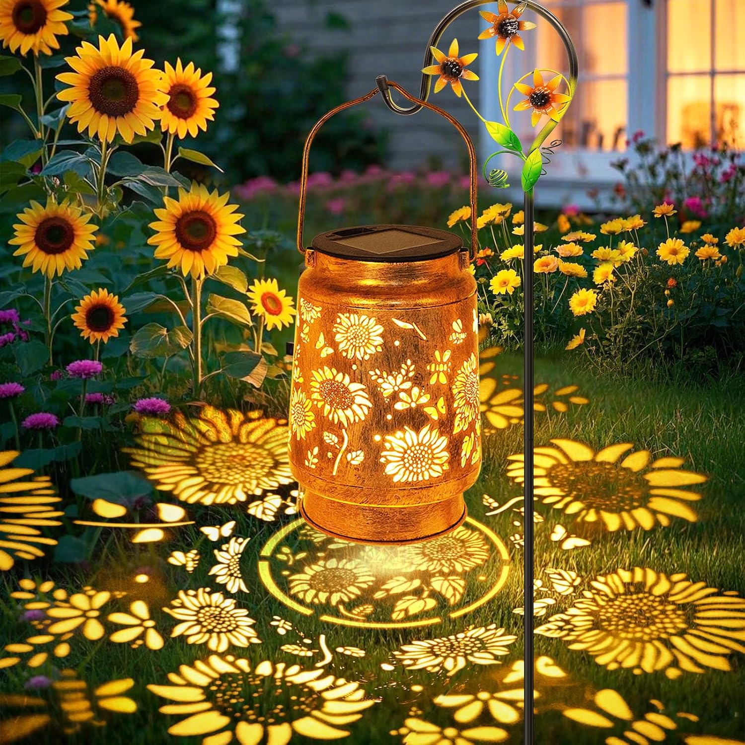 FOXMIS Miniature Frog Garden Statue Mom Dad Gifts Home Decorations Fairy Garden Accessories Outdoor Lights Solar Garden
