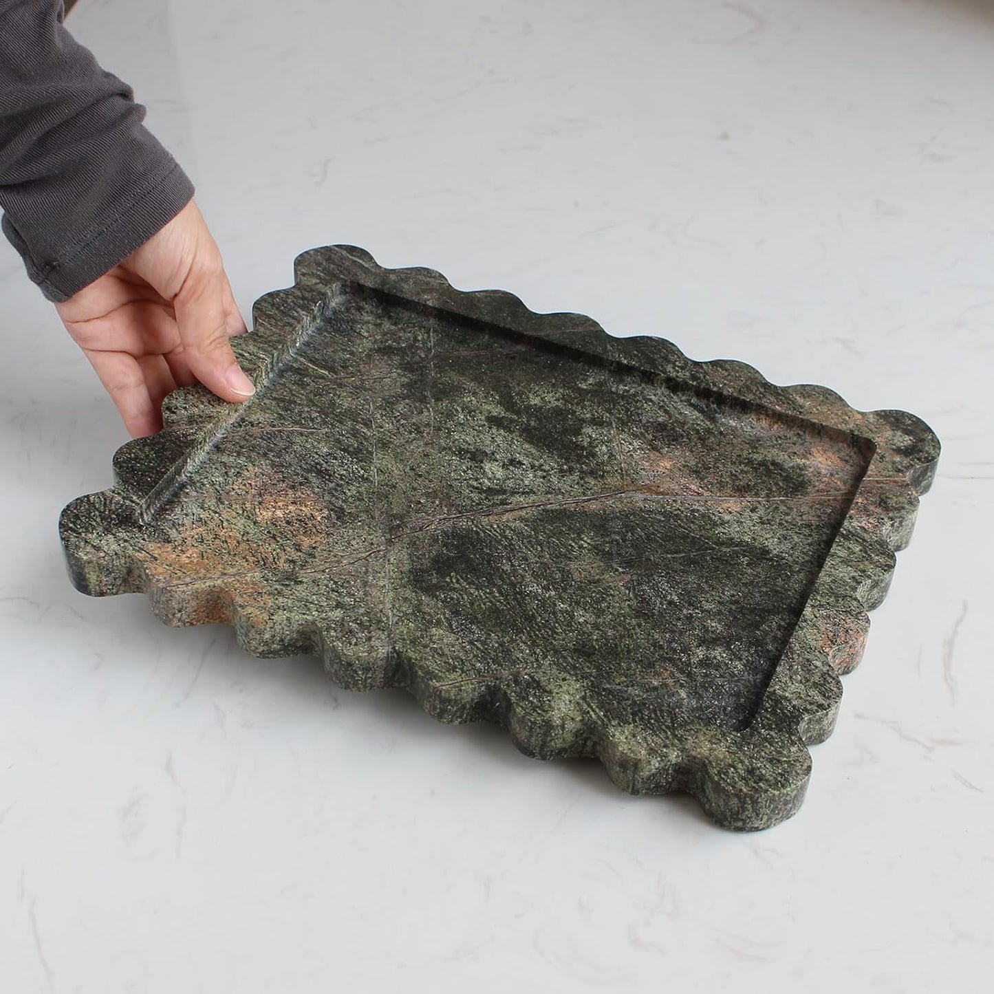 Natural Scalloped Marble Tray / Rainforest Green / 10.8 x 8