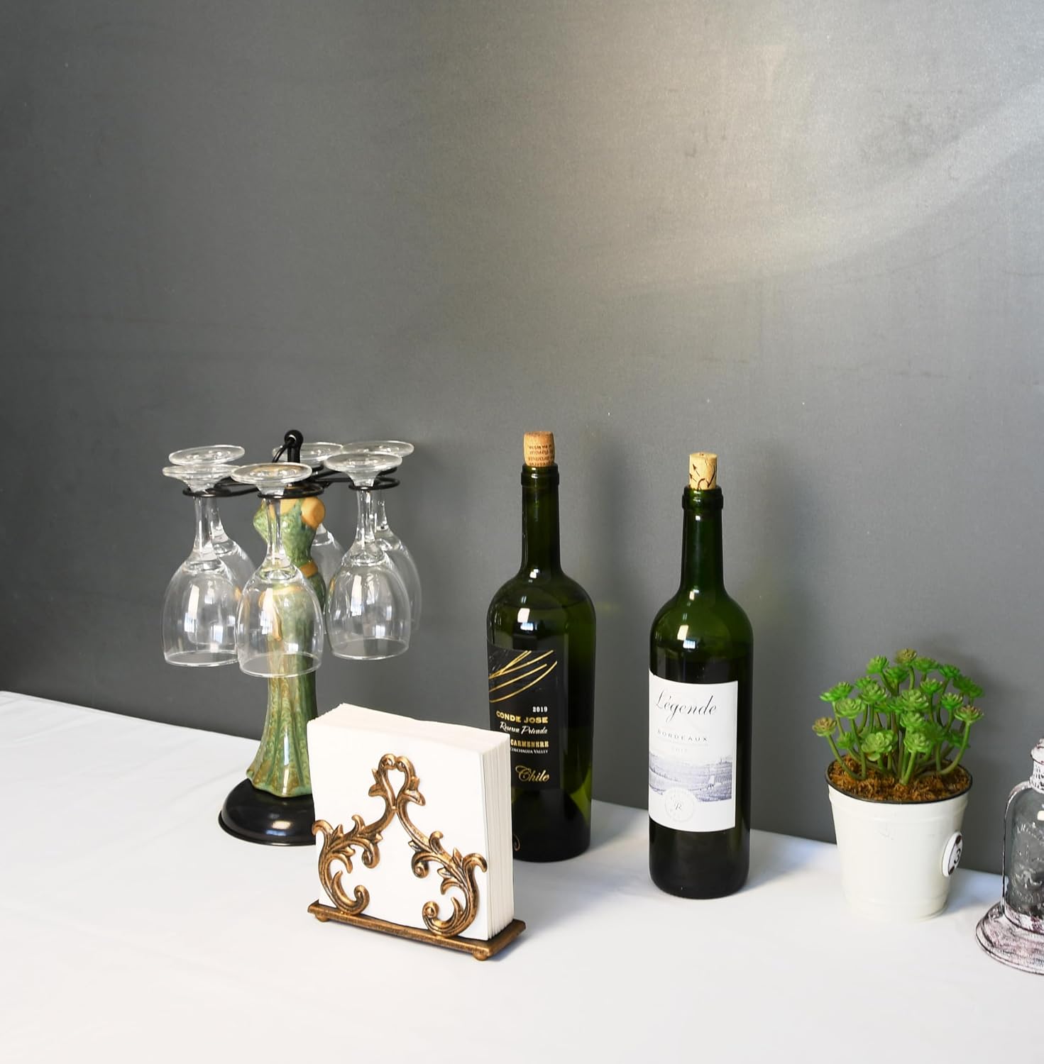 Decorative Metal Tissue Rack for Tabletop / Bronze / One Size / 6 x 2 x 5.3