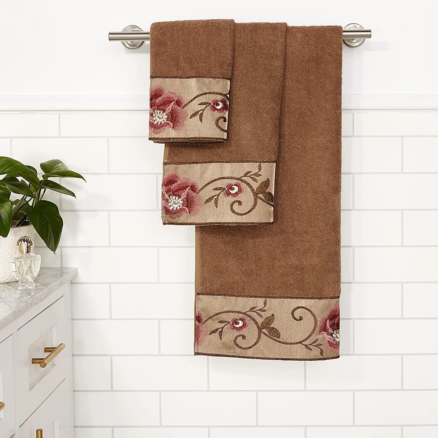 Zahari Home Larrisa Floral Bathroom Towel Set - 3 Piece Bath, Hand, and Wash Towels - Modern Classic Contemporary Decor