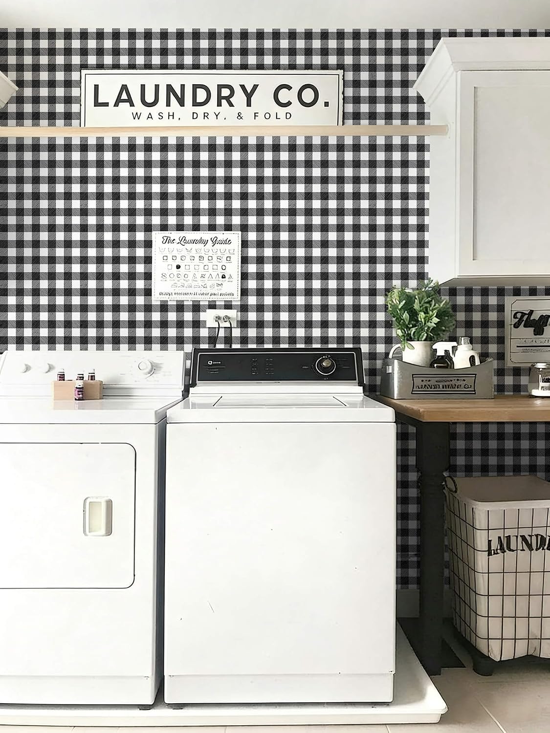 Checkered Wallpaper Black and White Wallpaper " Peel and Stick Modern / 196 x 17.3 / Black/white