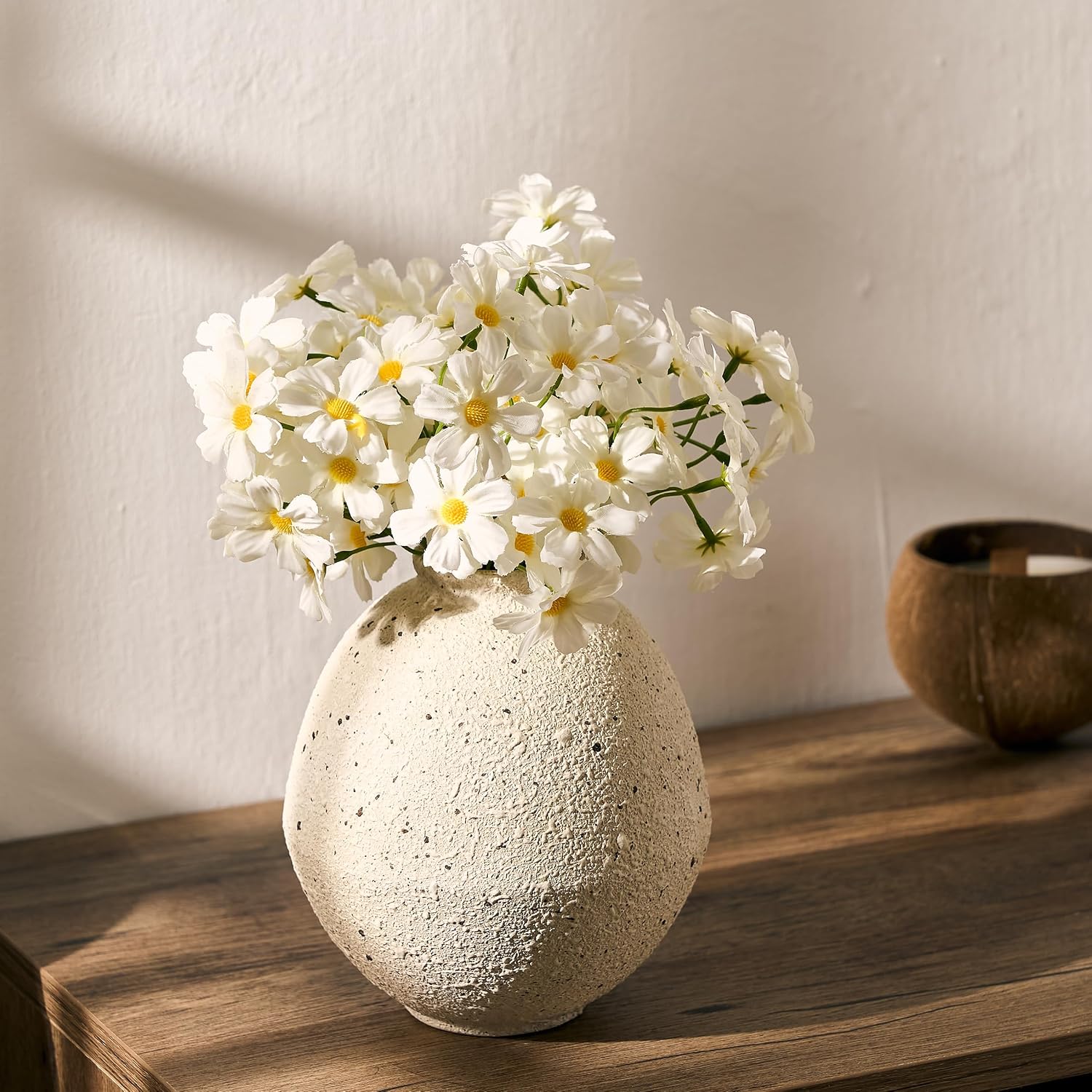 Ceramic Flower Vase / Cream-white- 6.22 / 6.22 Inch