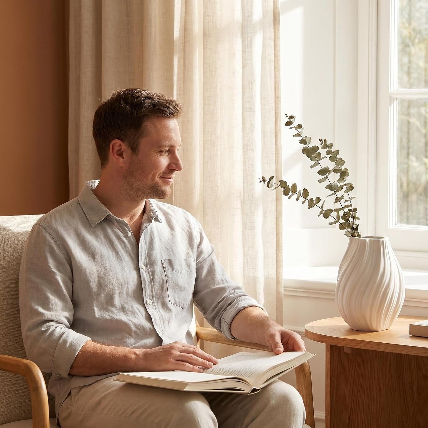 Modern Ceramic Vase / White