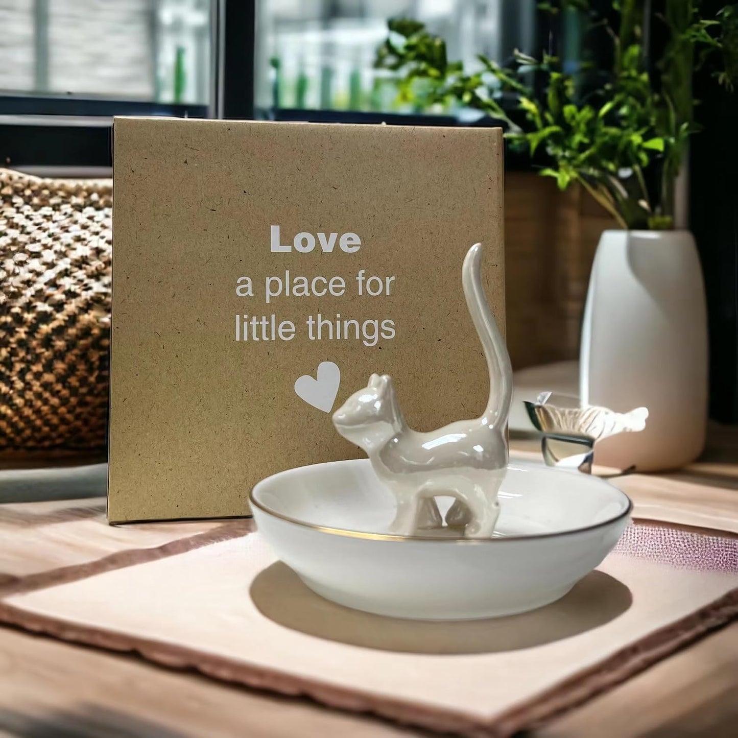 Cat Ring Holder Trinket Tray Ceramic Jewelry Dish Decorative Ring Holder/Trinket Tray / Pearl White