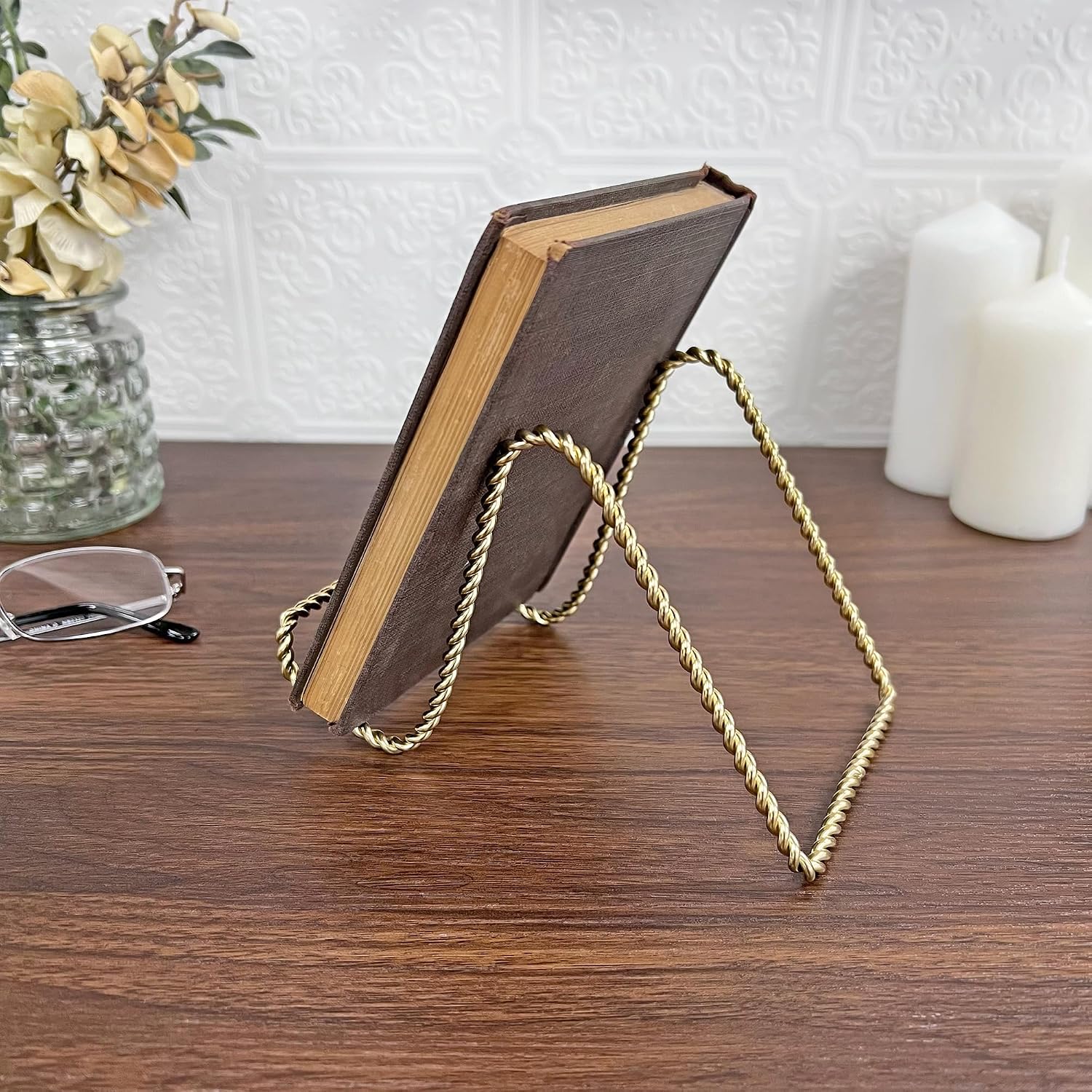 Twisted -toned Wire Easel Stand / Gold