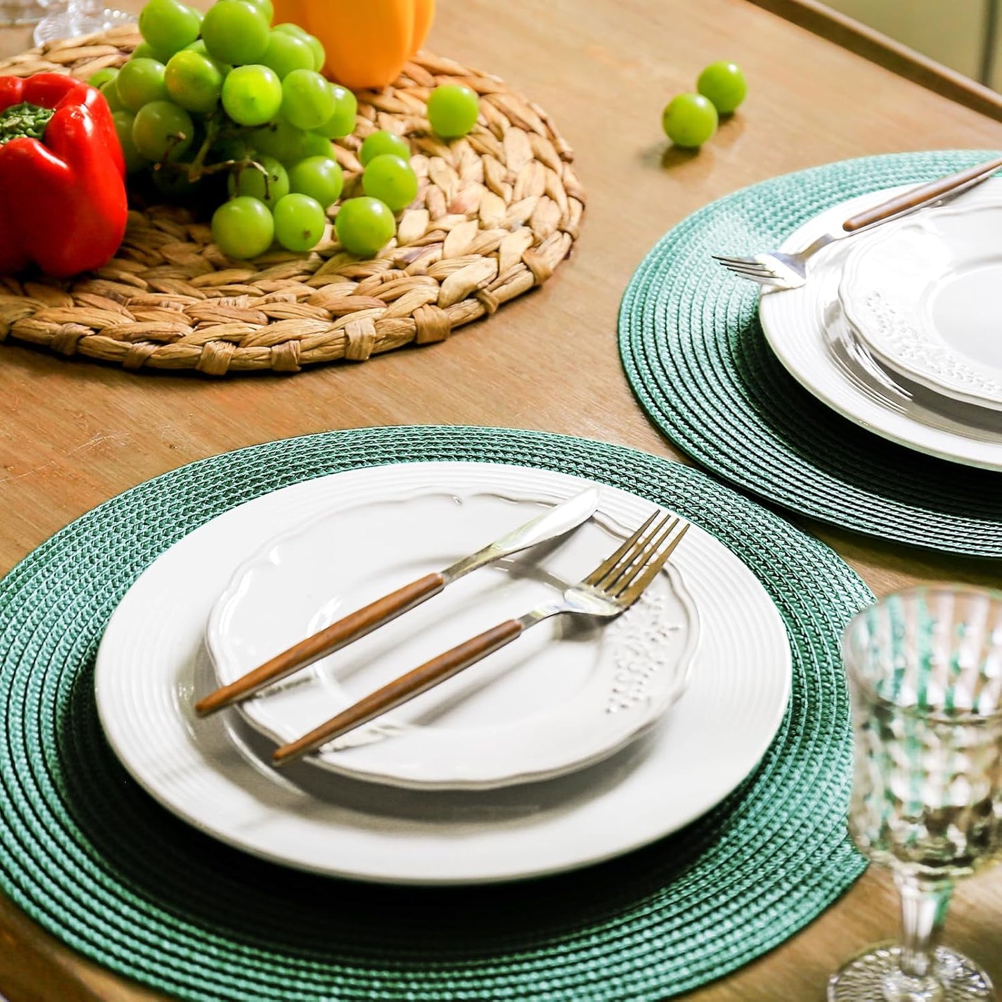 FunWheat Round Braided Placemats Set of 8 Table Mats for Dining Tables Woven Washable Non-Slip Place mats 15 inch(Black