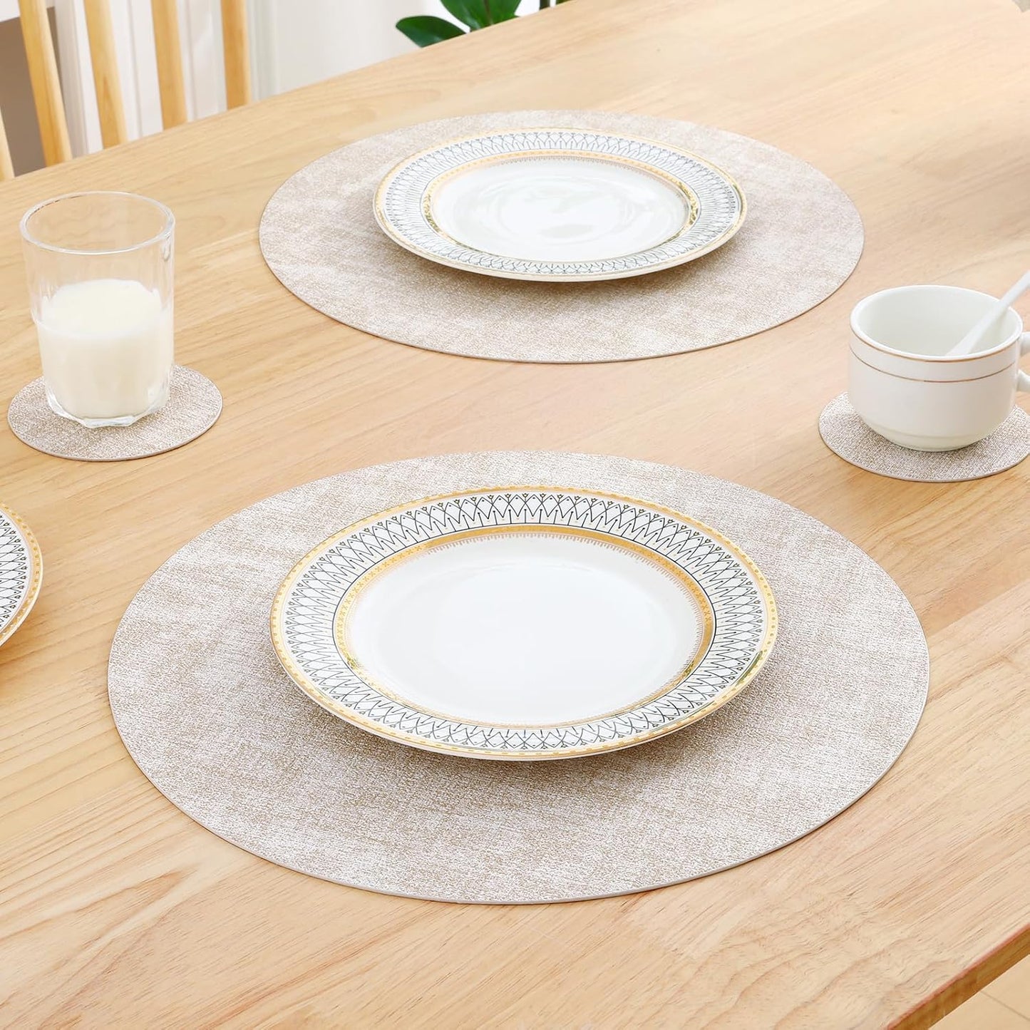 Homaxy Round Faux Leather Placemats and Coasters, Set of 8, Beige | Washable Dual-side Table Mats, Wipeable Place Mats