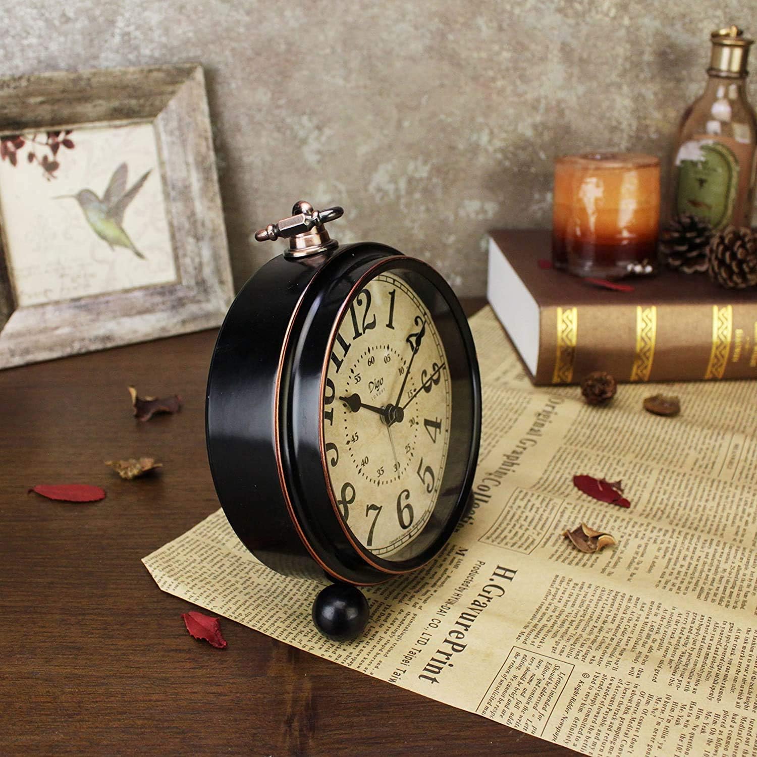 Maxspace 5.5 inch Black European Style Retro Silent Desk Alarm Clock Non-Ticking Whisper Battery Operated, HD Glass