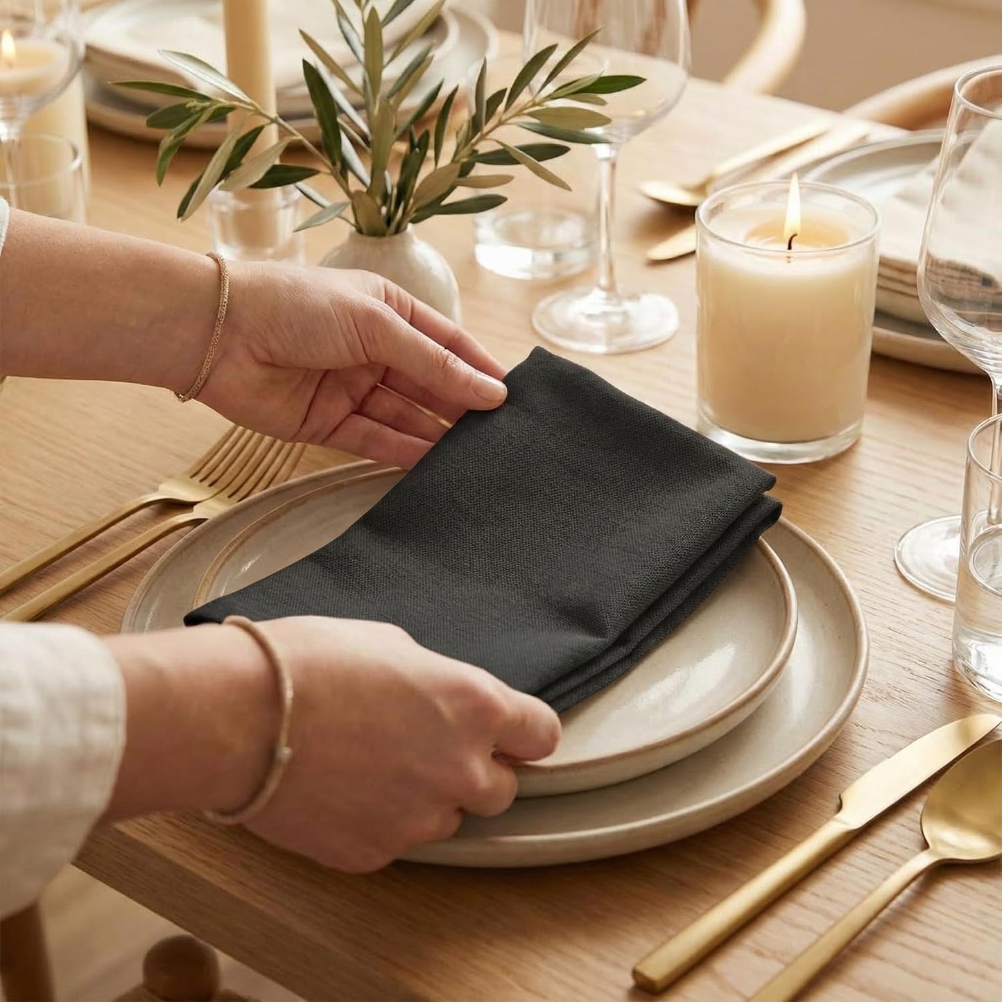 ACCENTHOME Accent Home 100% Cotton Napkins, Delicate Cloth Napkins for Dinners, Parties and Weddings，18 x 18 Inch Set