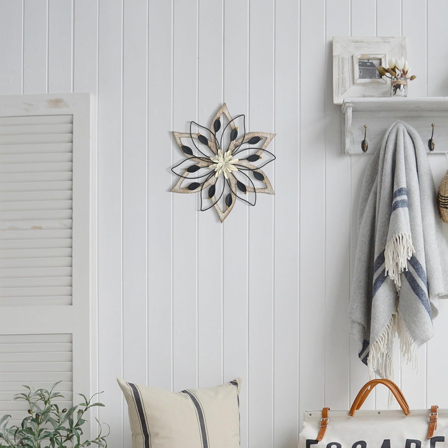 Flowers Wood Wall Decor / Whitewash