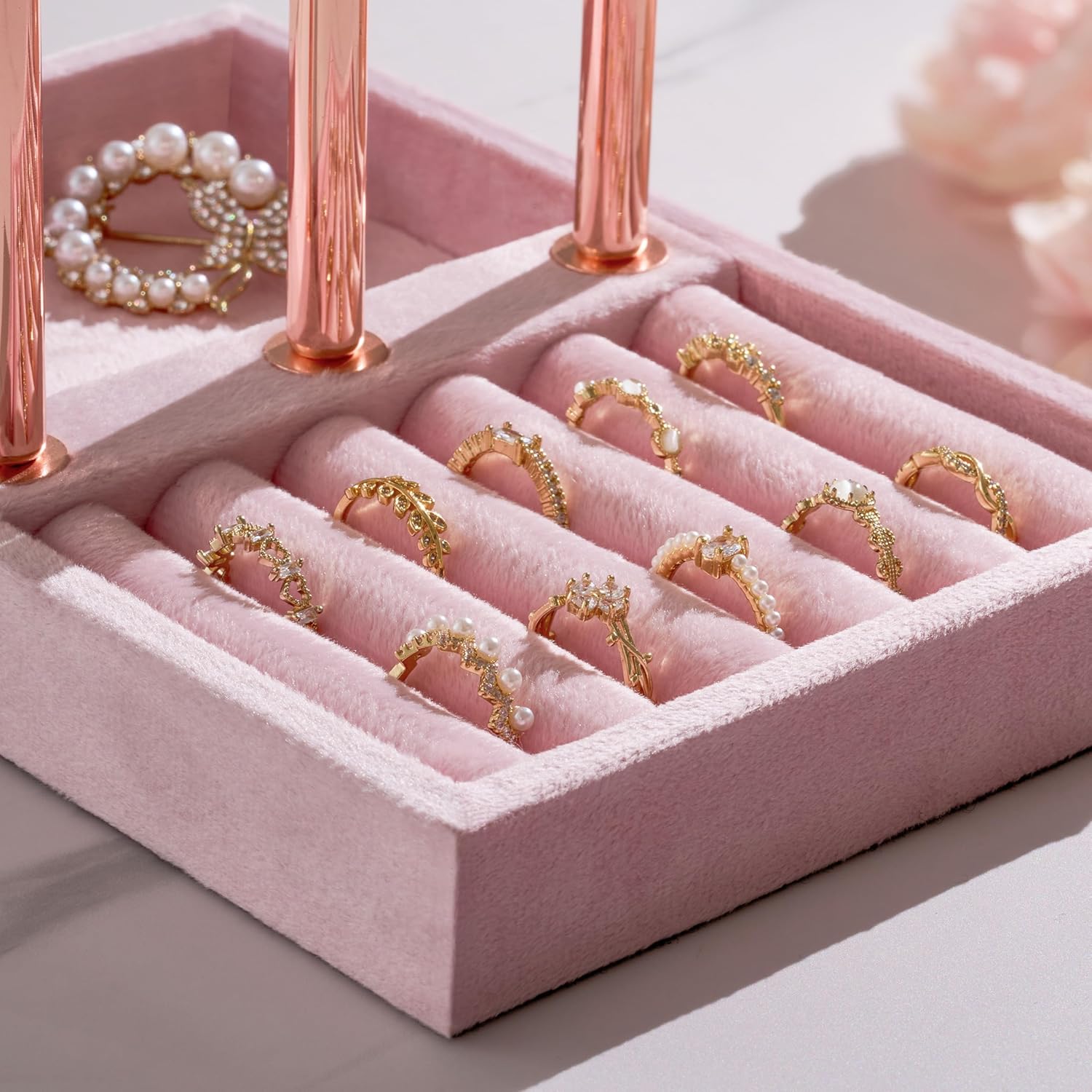 Detachable T Bar Velvet Bracelet Holder / Pink / Standard